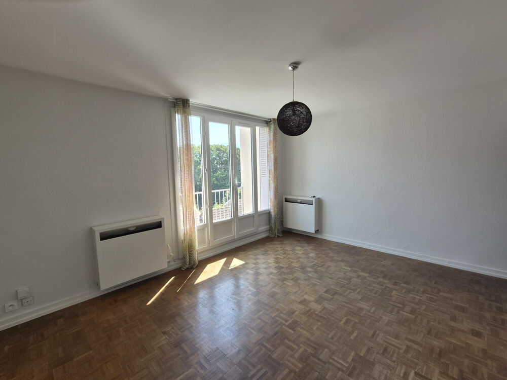 T2 CHORRIER BERRIAT DERNIER ETAGE AV ASCENSEUR