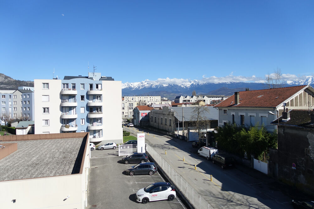 Location Appartement FONTAINE  prox GRENOBLE EUROPOLE  T1 Bis meublé de 53 m2 utiles Fontaine
