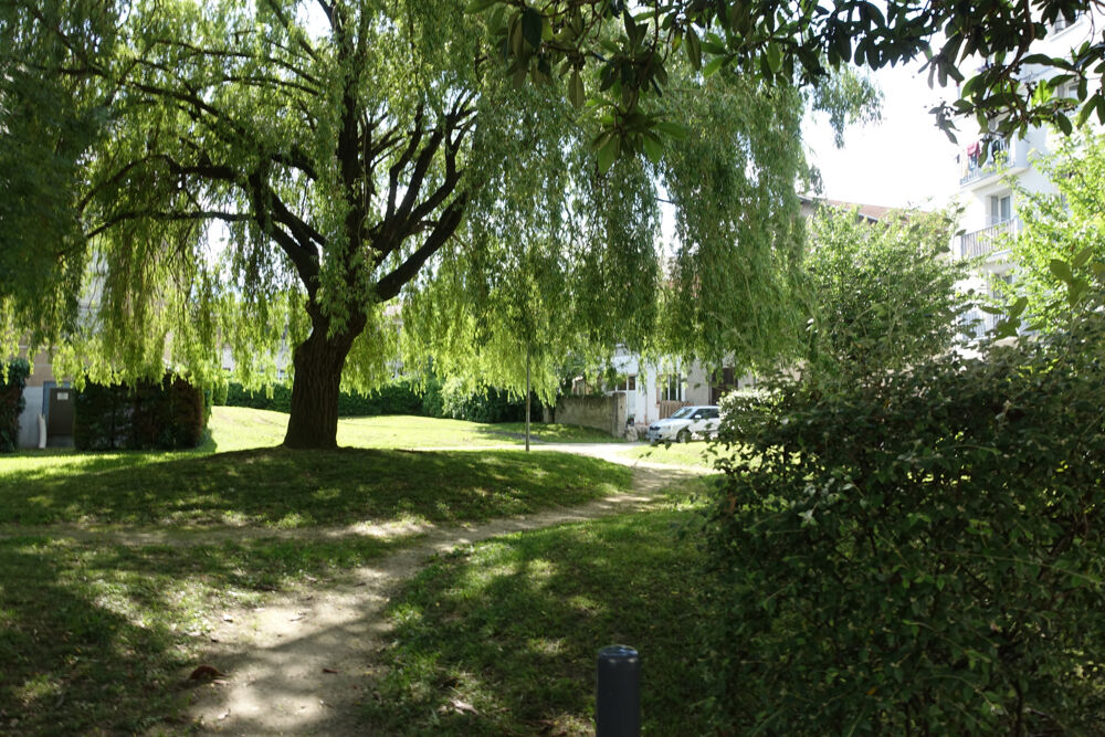 Location Appartement BAJATIERE - Au calme T4 de 66 m2 en dernier étage Grenoble