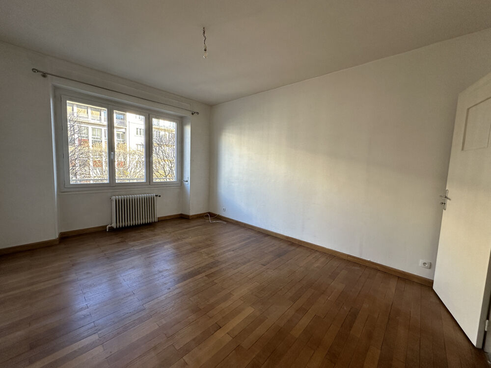 CHAVANT - Grand T3 de 84 m2 en bon état avec balcons
