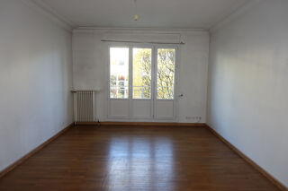  Appartement à louer 3 pièces 84 m²