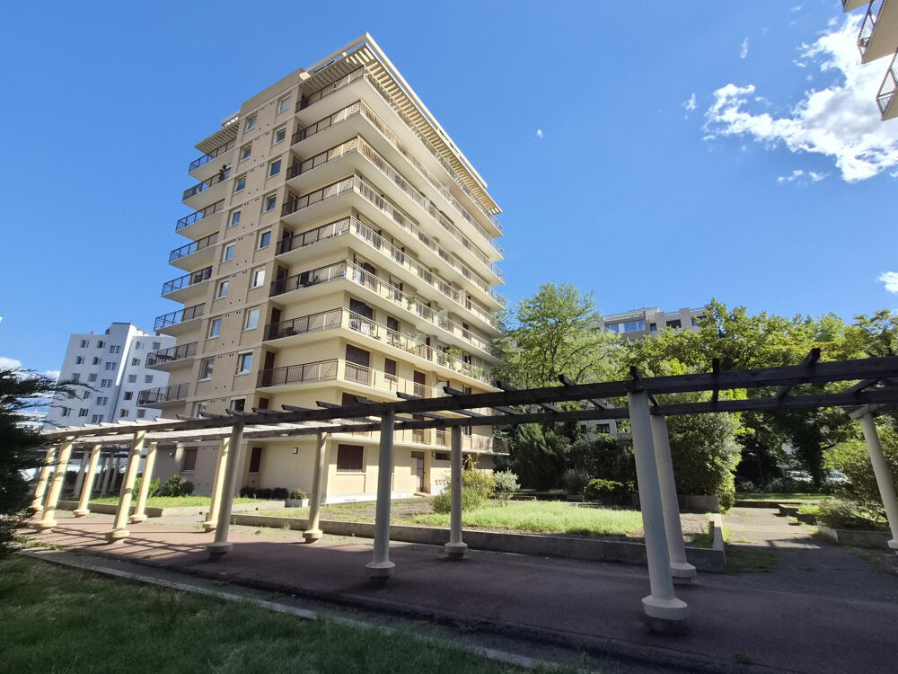 Vente Appartement En étage avec ascenseur T3 avec balcon de 18 m2 Grenoble