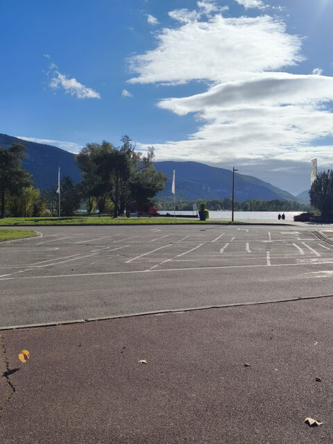 &Agrave; C&Eacute;DER   BAIL COMMERCIAL 3-6-9   SECTEUR LA VALL&Eacute;E BLEUE 0 38390 Montalieu vercieu