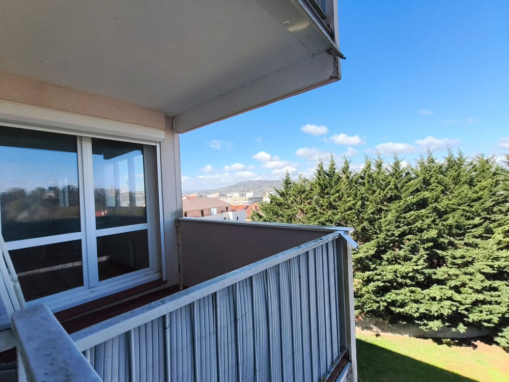 Vente Appartement Superbe T5 de 102 m2 à Sathonay-Camp Sathonay camp