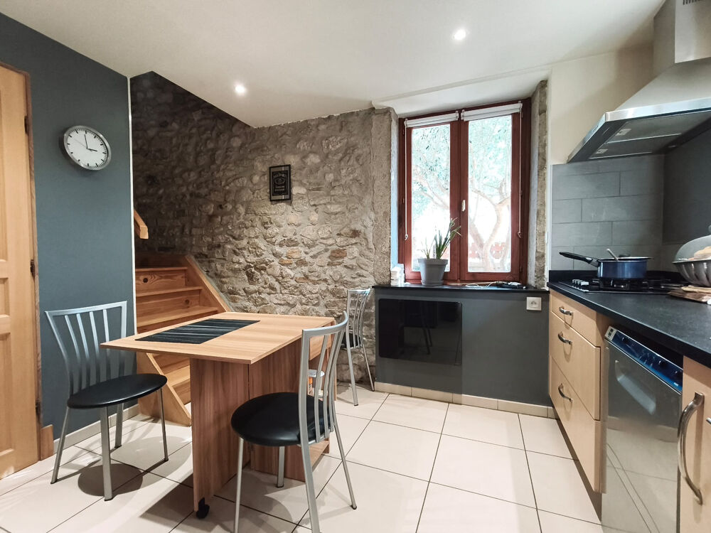 Maison en pierre de caractère avec grange indépendante Un bien aux multiples possibilités