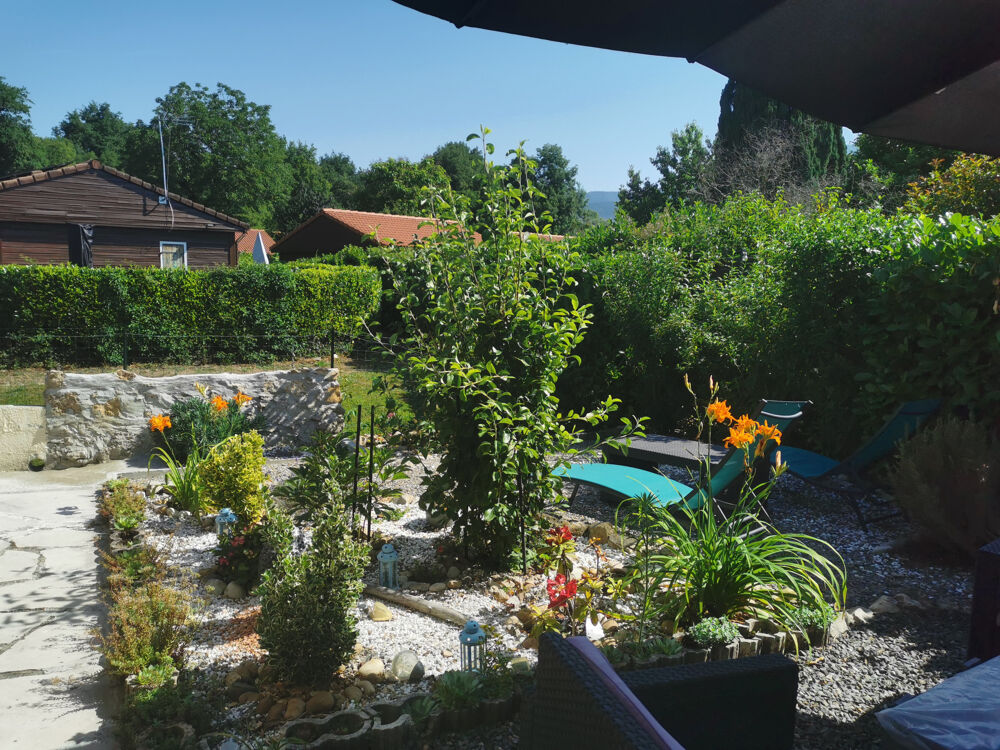 CHARMANT CHALET AVEC TERRAIN CLOS