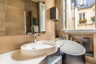  Appartement � vendre 6 pi�ces 198 m� Paris