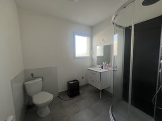   Local de 100m2 sur un terrain de 1233m2 Revel