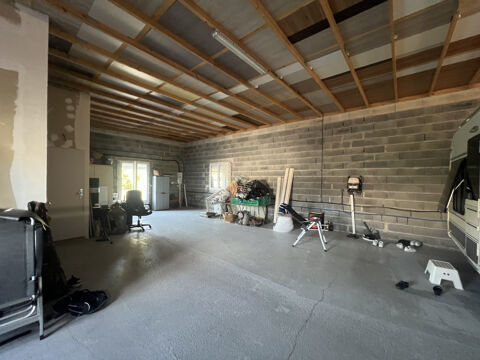   Local de 100m2 sur un terrain de 1233m2 
