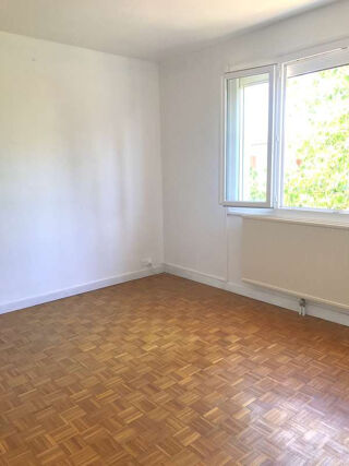  Appartement à louer 4 pièces 90 m²