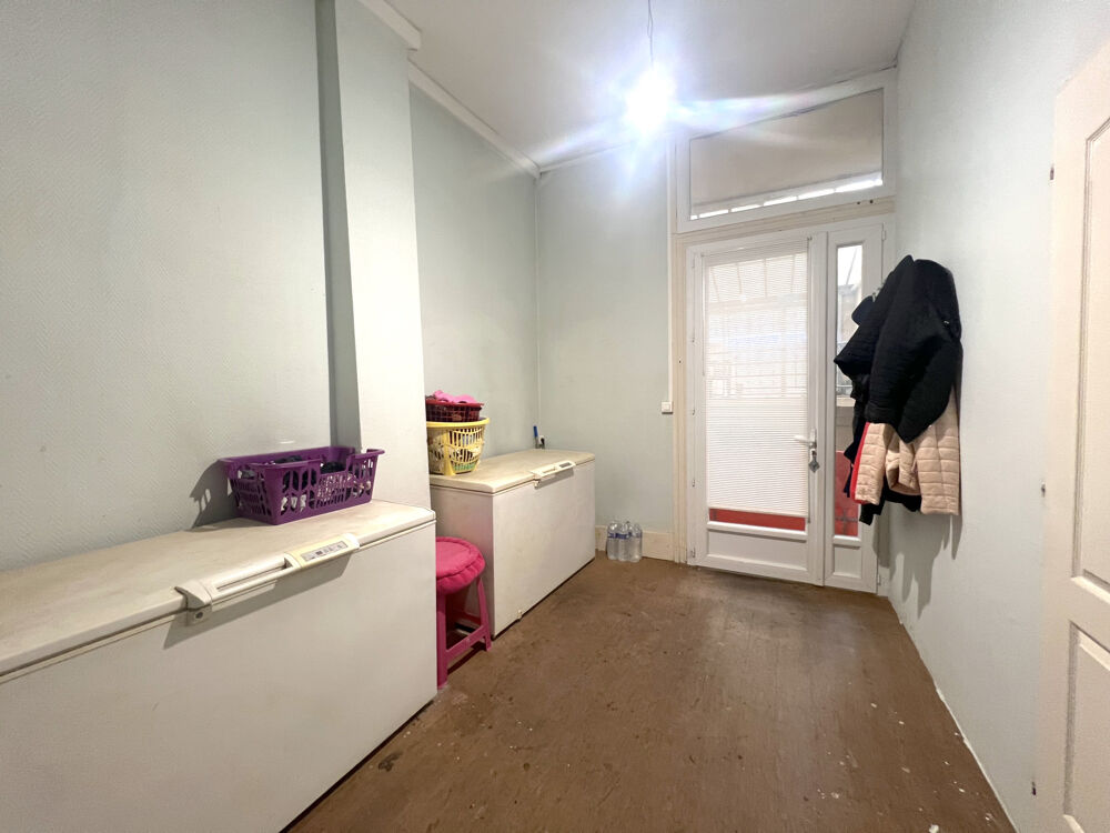 Vente Maison Immeuble de 350m2 avec garage, terrasse et cave. Montrejeau