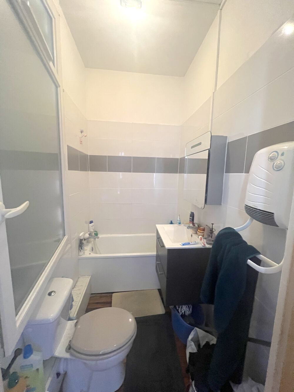 Location Appartement Métro ligne B, studio meublé avec garage à vélo. Toulouse