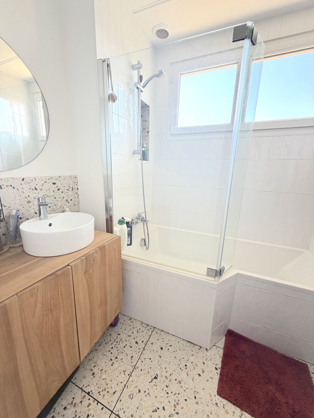 Maison T5 avec terrasses, abris jardin et garage sur un terrain de 440m2