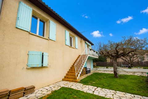   maison avec jardin et garage Maison - 7 pi�ce(s) - 125 m�