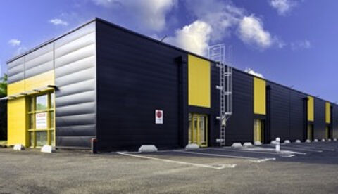 local commercial de 480 m2 divisible 1300 81290 Labruguiere