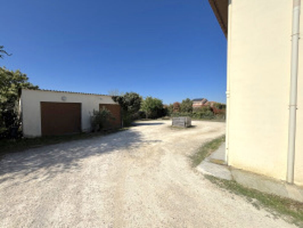 Local modulable + terrain constructible proche gare
