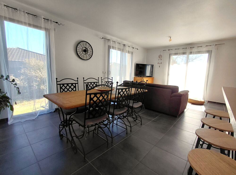 A VENDRE Maison récente de plain pied avec piscine au coeur de Chancelade!
