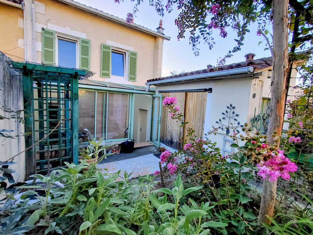 SANILHAC - A DEUX PAS DE PERIGUEUX - MAISON AVEC 3 CHAMBRES, JARDIN ET GARAGE