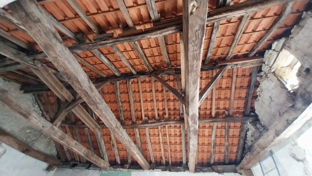 A vendre à Château-L'Evêque!