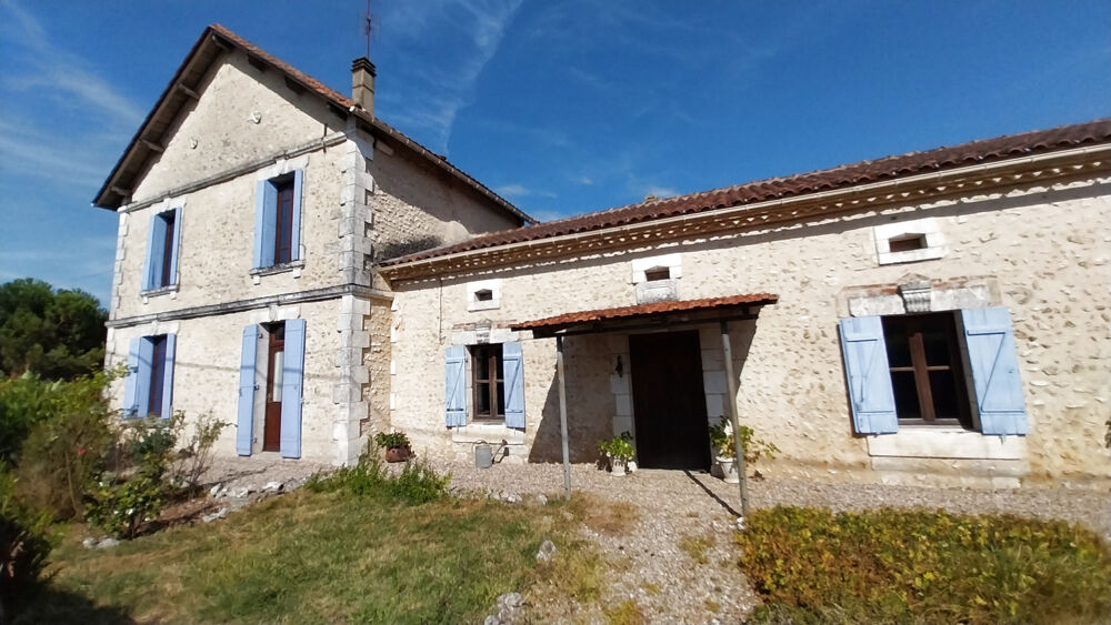 Dans un hameau à proximité de Périgueux, Maison en Pierre avec une piscine et 2ha de terrain