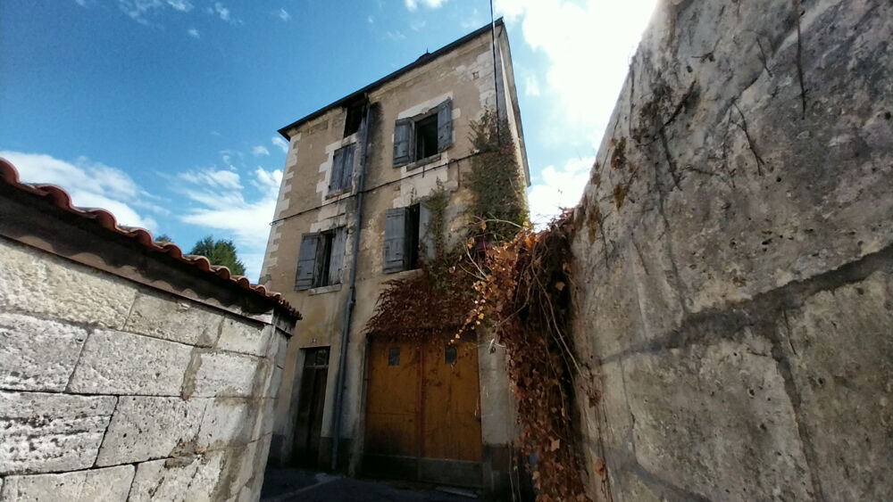 Maison à rénover dans un quartier historique de Brantôme
