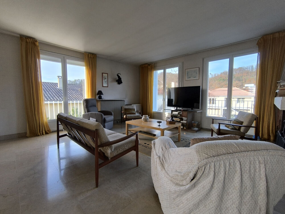 Maison d'architecte à Trélissac avec local commercial