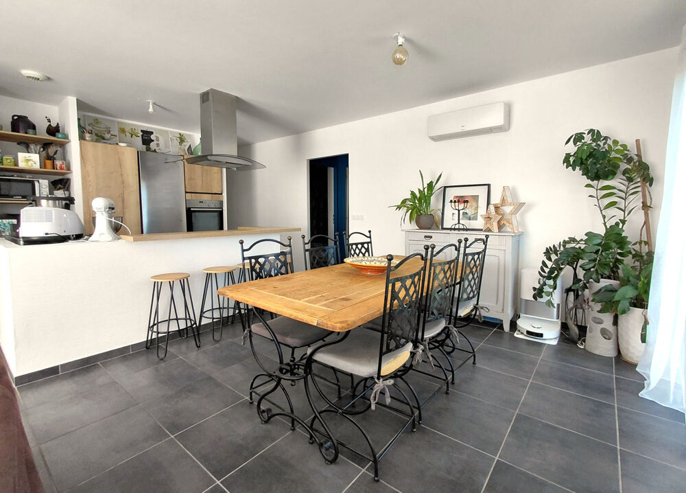 A VENDRE Maison récente de plain pied avec piscine au coeur de Chancelade!