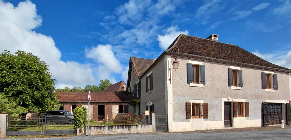 Maison 7 pièces 211 m² · à Bassillac Et Auberoche · 211 m² · 200 000 €