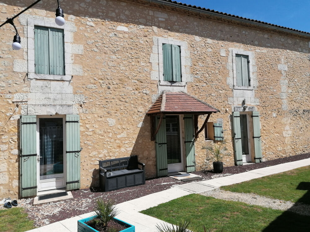 Ensemble de caractère en pierre avec maison d'habitation 208 m2 et chambres d'hôtes