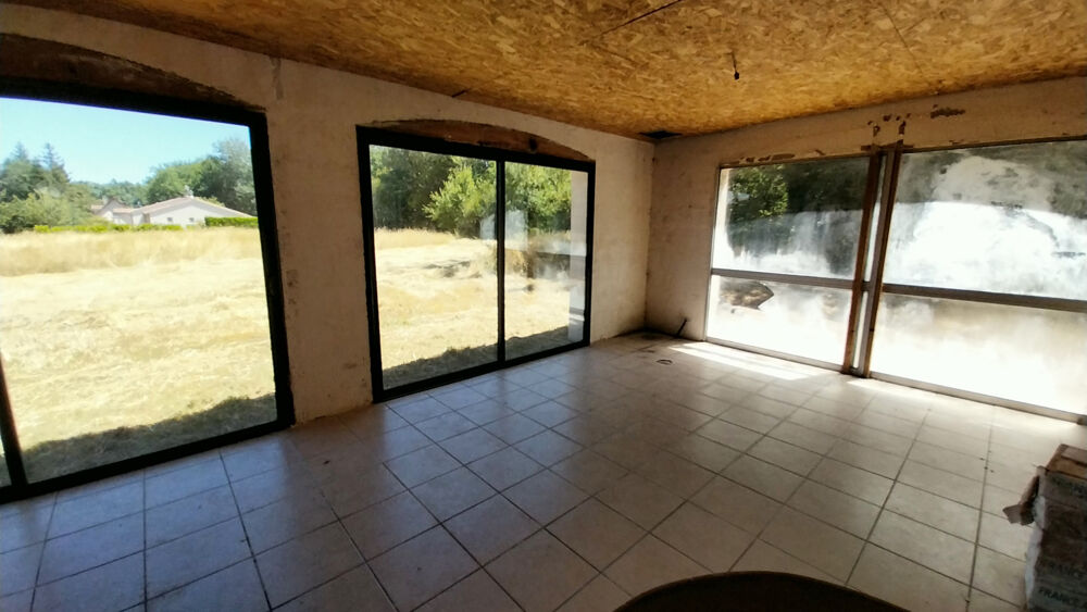 COURSAC Projet d'habitation avec local sur 260 m2