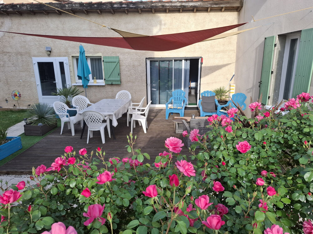 Ensemble de caractère en pierre avec maison d'habitation 208 m2 et chambres d'hôtes