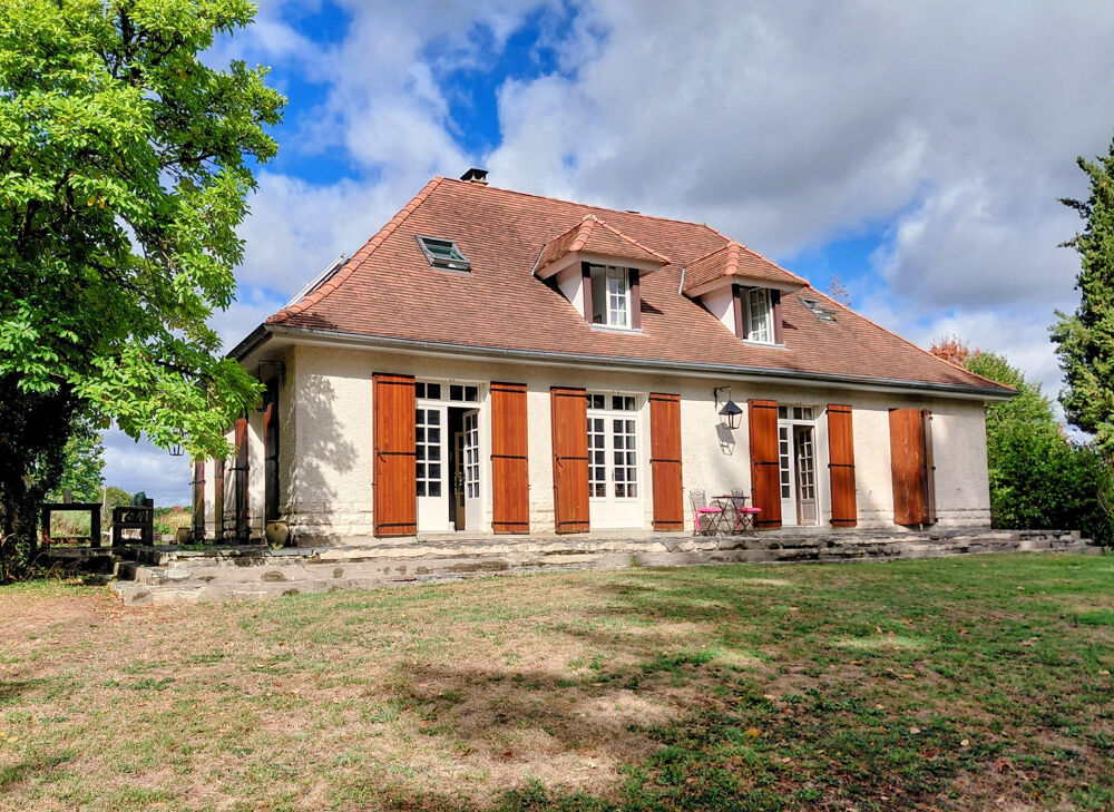 Vente Propriété/Château Périgourdine avec Gîte au calme de 4,5 hectares dans le Périgord Vert Lempzours