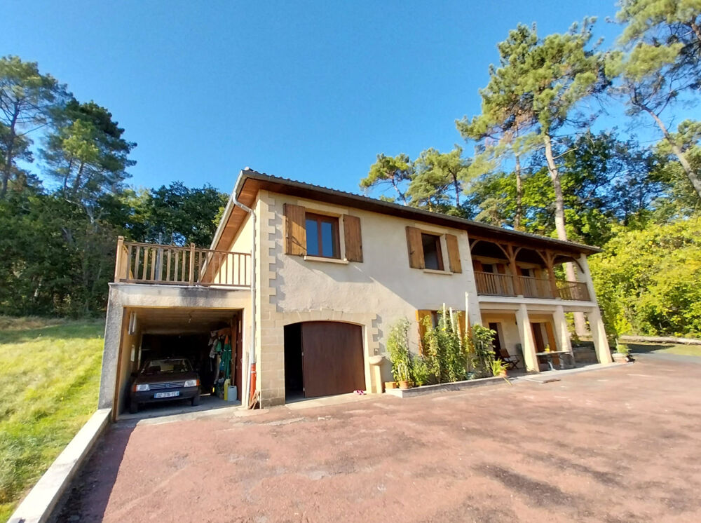 Maison 8 pièces 240 m² · à Chancelade · 240 m² · 272 000 €