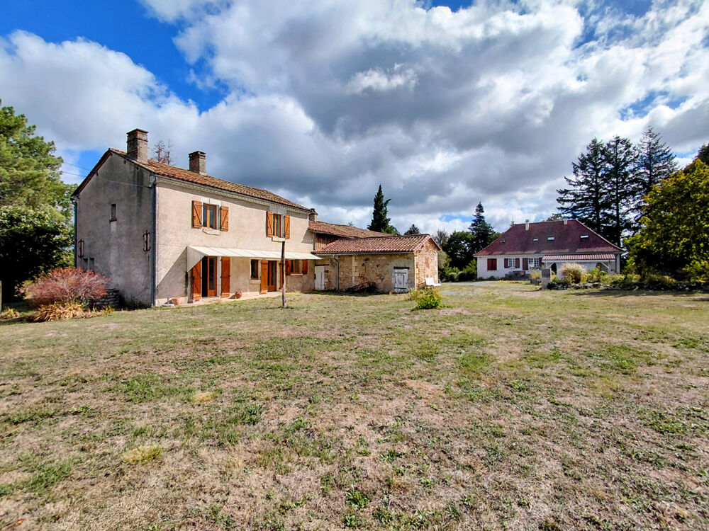 Vente Propriété/Château Périgourdine avec Gîte au calme de 4,5 hectares dans le Périgord Vert Lempzours