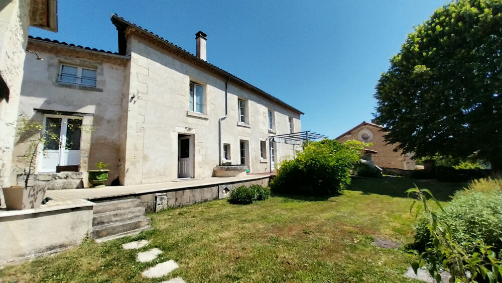 Habitation et Gîtes en hameau historique. Belle pierre à Chancelade.