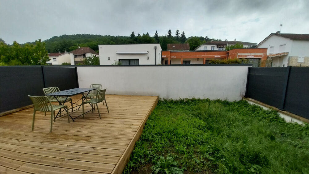 A VENDRE Maison de ville avec jardin à TRELISSAC !