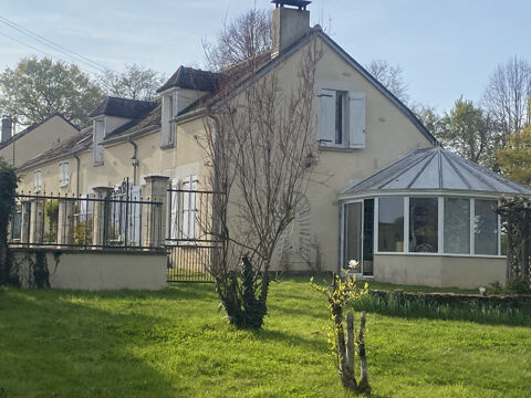   Agr�able maison situ�e  dans un �crin de verdure  � seulement 12 Mn d' AUXERRE. Propri�t�/ch�teau - 10 pi�ce(s) - 200 m�