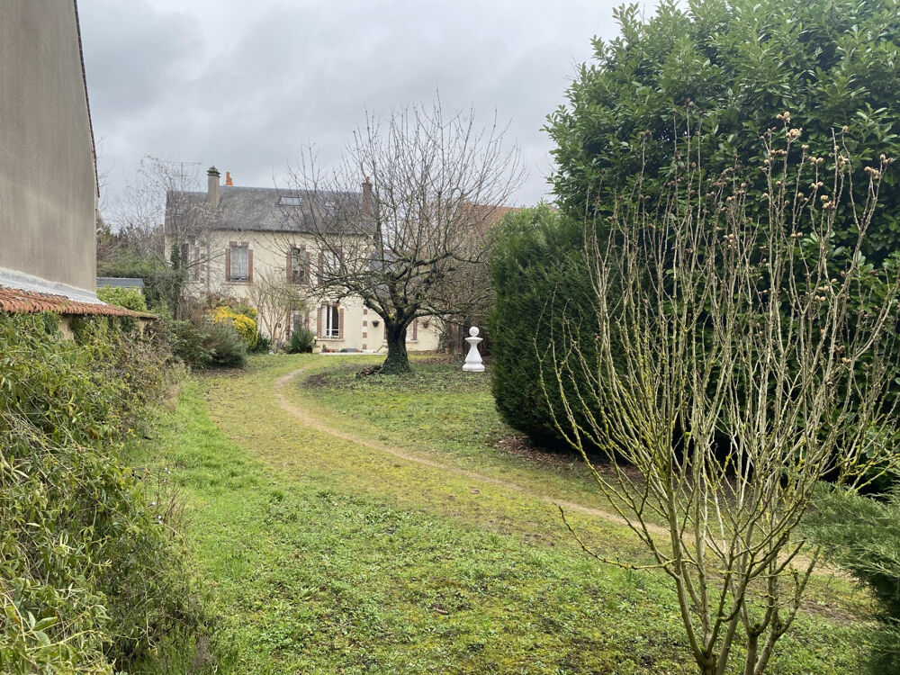 Vente Propriété/Château PROPRIETE AU CHARME AUTHENTIQUE PROCHE DU CENTRE VILLE. Auxerre