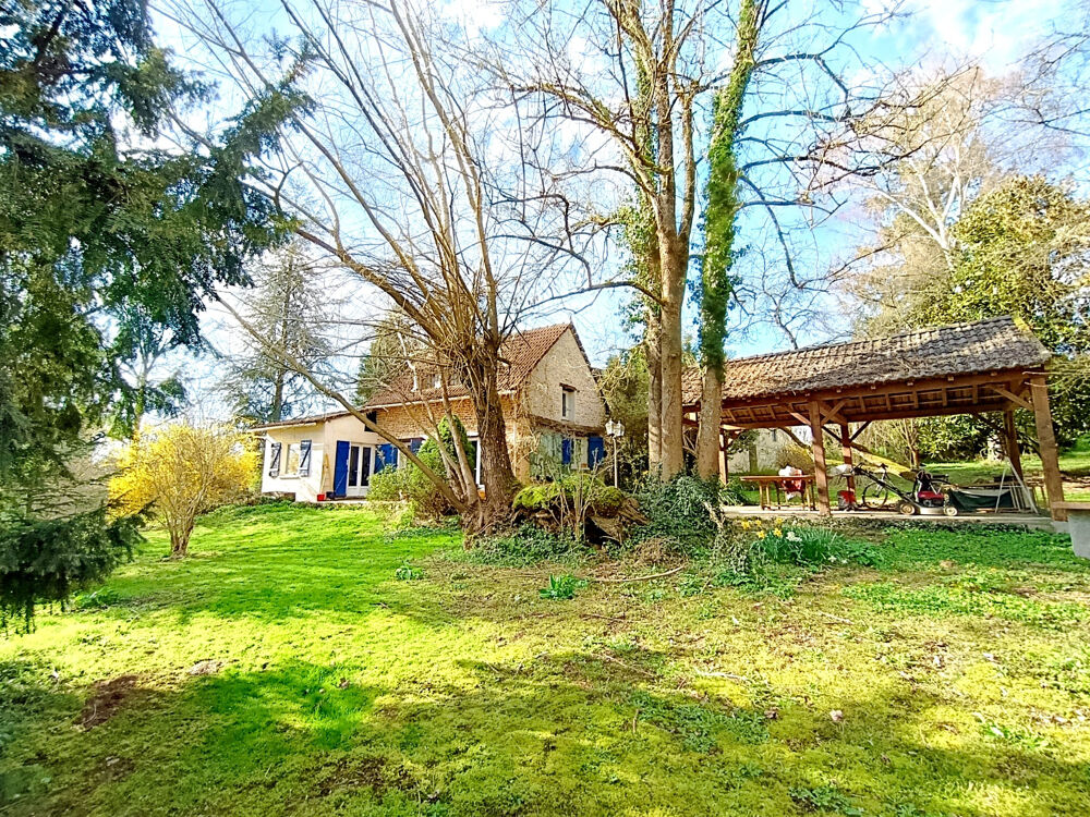 Vente Maison A moins de 6 kms de DONZY, et 2h de PARIS, belle maison au charme de l'ancien. Perroy