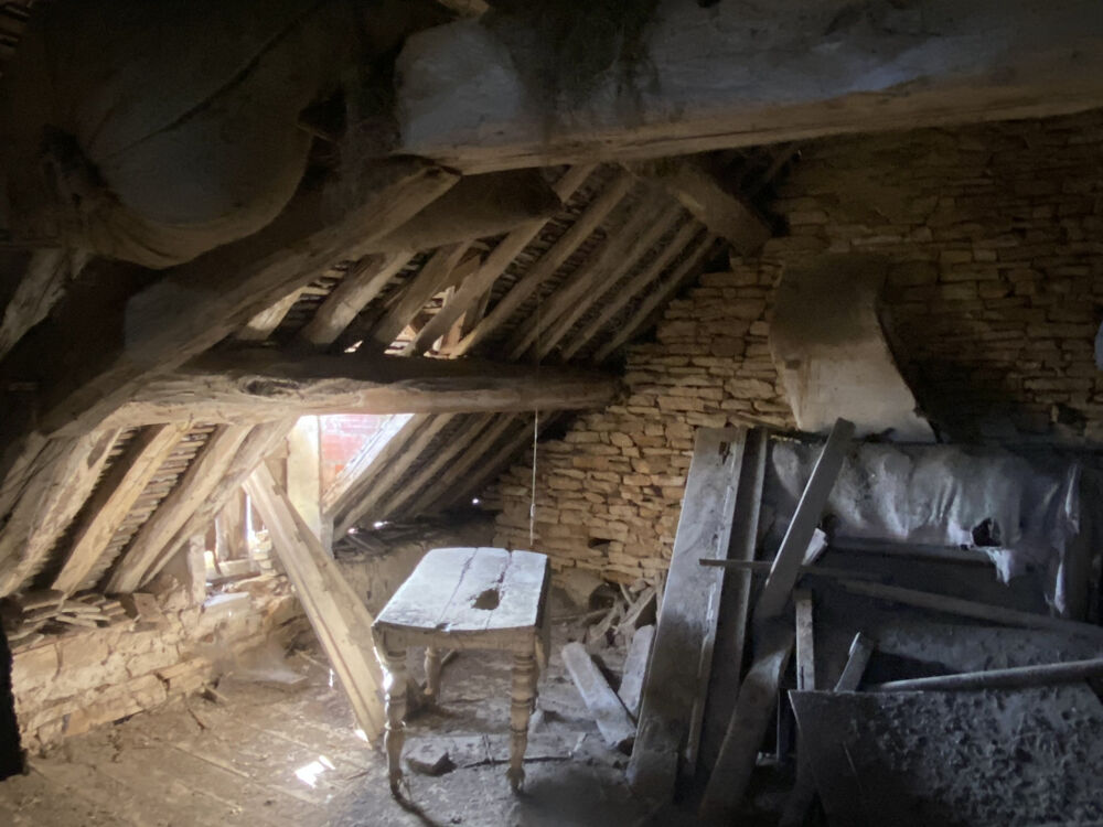 Maison de campagne à rénover non loin de VEZELAY.