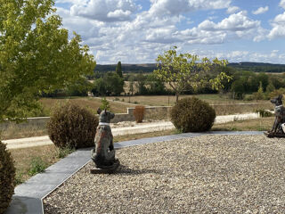 Propriété/château à vendre 8 pièces 200 m²