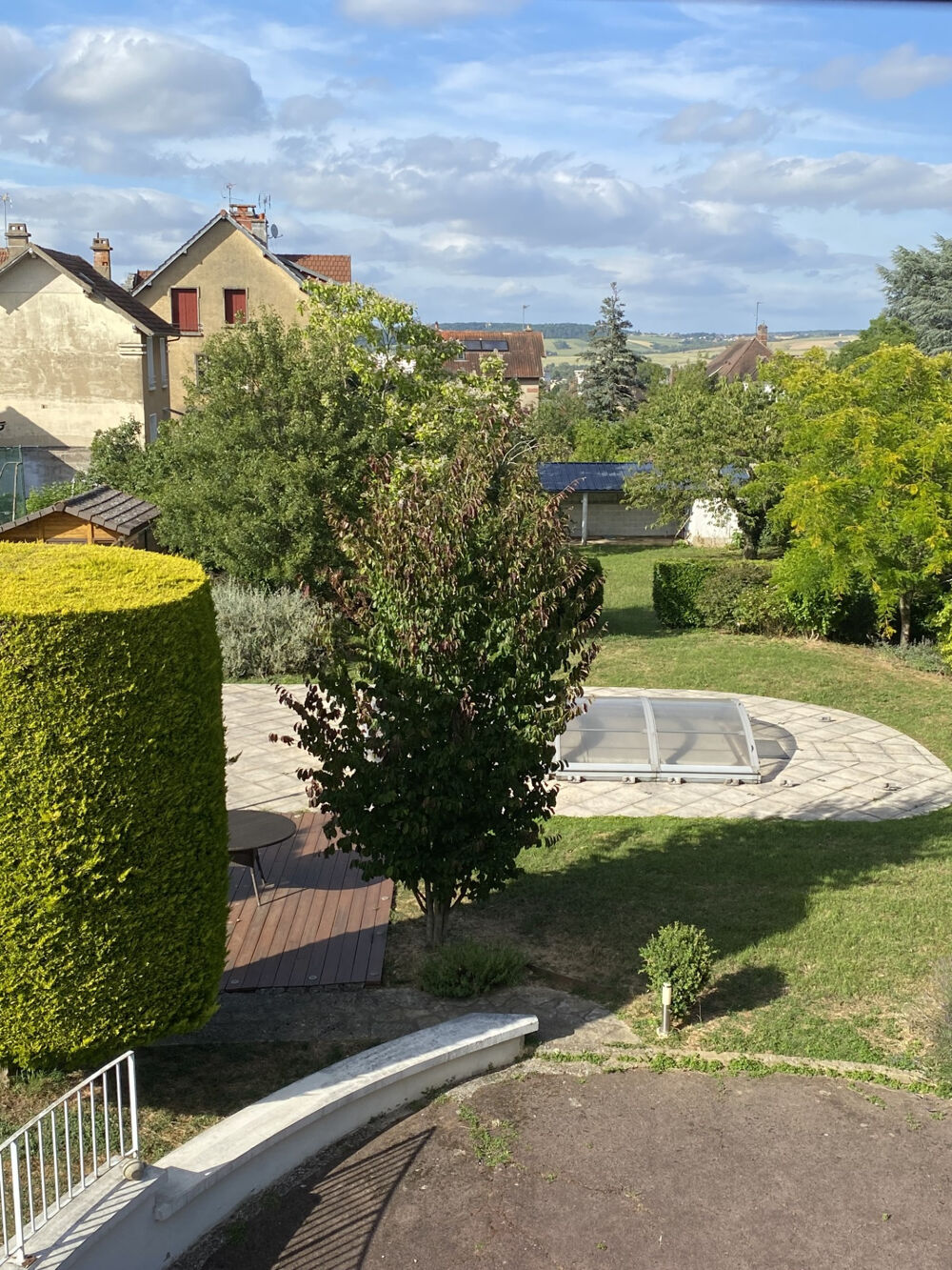 AUXERRE MAISON AVEC PISCINE PROCHE DU CENTRE VILLE