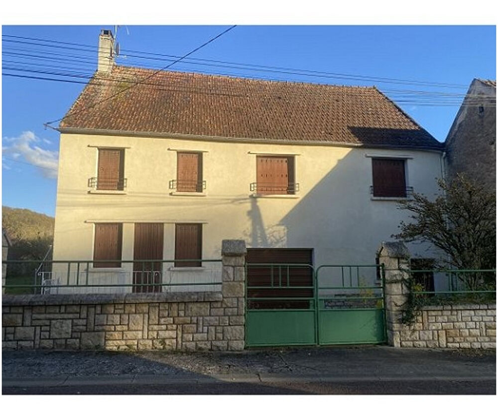 Maison de village a rafraîchir située aux portes du parc régional du Morvan