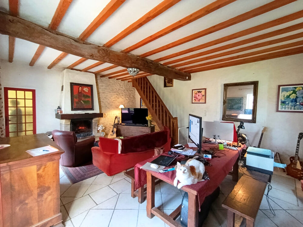 Vente Maison A moins de 6 kms de DONZY, et 2h de PARIS, belle maison au charme de l'ancien. Perroy