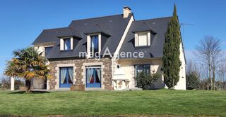  Maison  vendre 9 pices 205 m