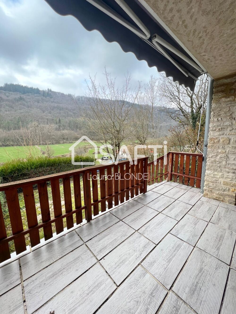 Vente Maison Jolie maison en pierres de 60 m2 habitable sur terrain de 264 m2 avec vue sur la rivire. Val suran