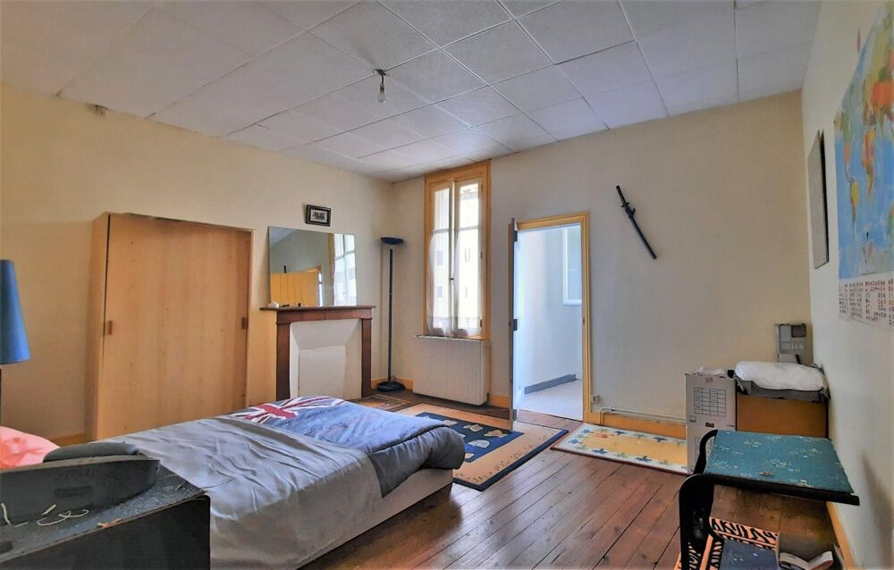 Vente Maison 2 Chambres avec Garage attenant en Hyper centre. Bressuire