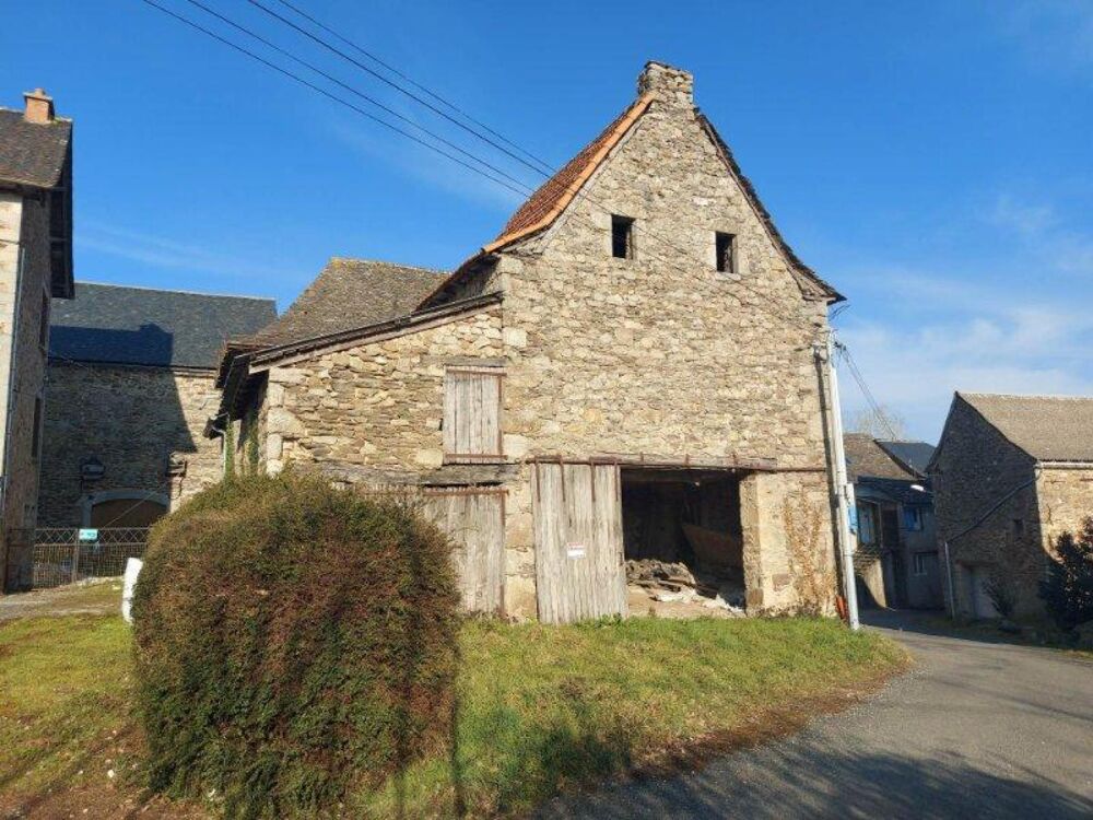 Vente Maison Idalement situe dans un petit hameau calme  4km de Rignac,  15mn de Rodez et 25mn de Villefranche de Rouergue Belcastel