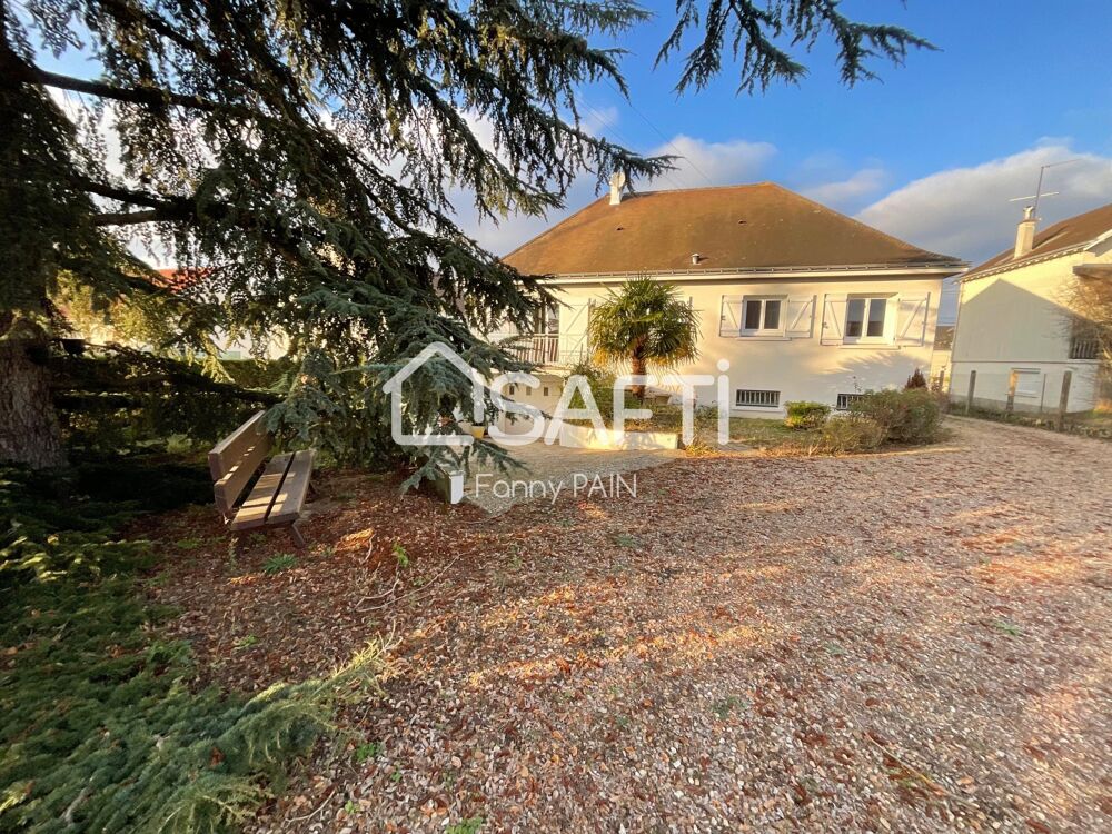 Vente Maison Belle maison familiale avec 3 chambres, jardin de 1700 m2 et double garage Montlouis-sur-loire