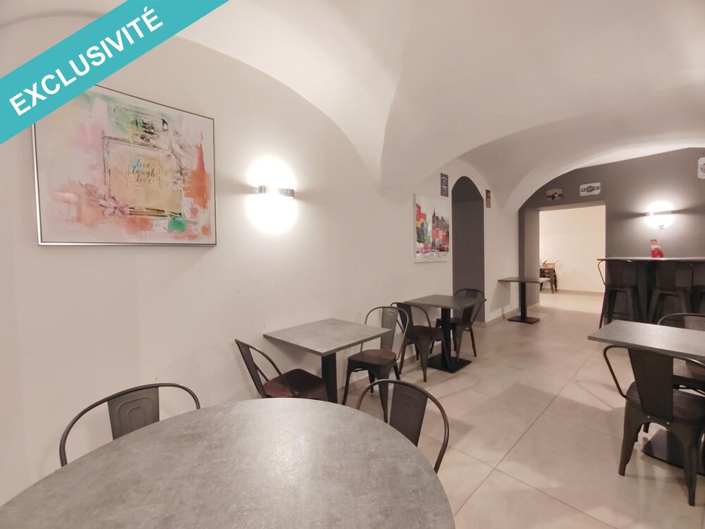 Vente Immeuble Murs et fond de commerce avec deux appartements renovs au coeur de St Etienne de Fontbellon Saint-etienne-de-fontbellon